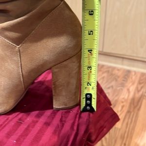 Aldo suede brown boots size 8 hardly worn kept In original box